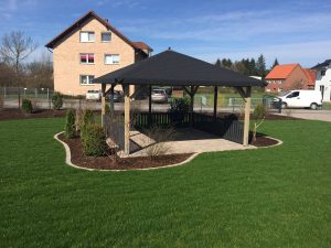 Pavillon mit Brüstung