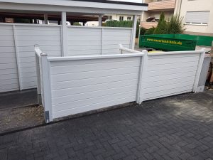 Mülltonnenabtrennung in Weiß, passend zu Carport