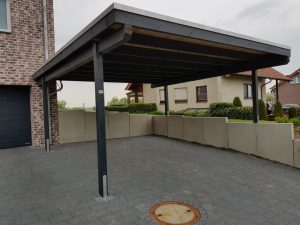 Carport mit verschiedenen Pfostenhöhen