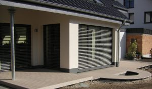 WPC-Terrassenanlage mit mehreren Ebenen