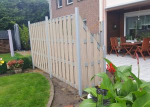 Zaun aus WPC mit Aluminium