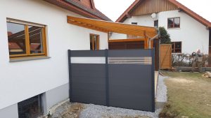 Überdachung mit WPC-Sichtschutz