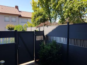 Zaun WPC und Edelstahl mit Tor
