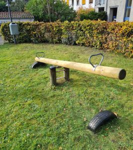 Holz-Wippe