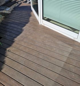 Terrassenboden dunkel Holz